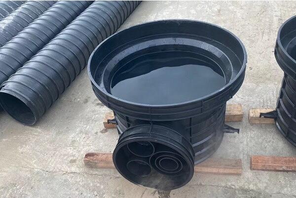 室內(nèi)排水管如何接入塑料檢查井？